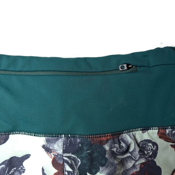 Oiselle Roga Shorts Green Flowers Size 6 - Picture 3 of 7